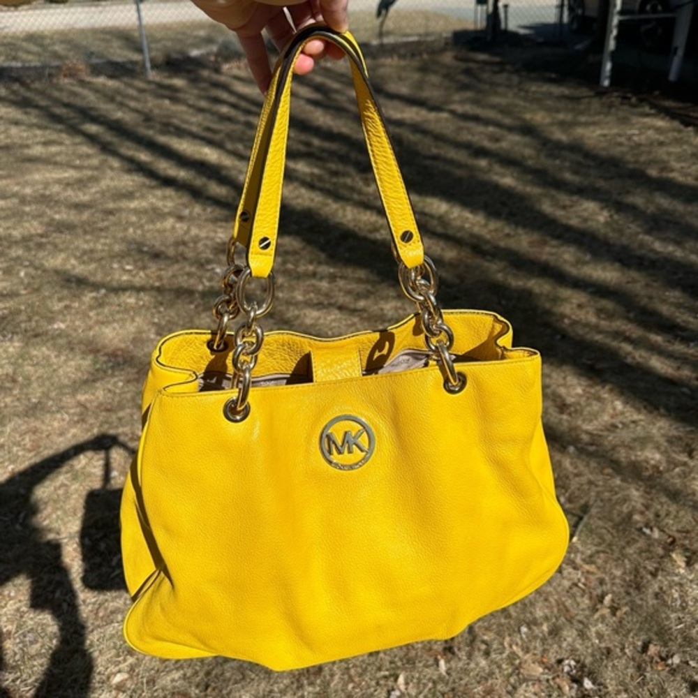 MICHAEL Michael Kors Large Leather‎ Fulton Chain Shoulder Tote (Citrus)